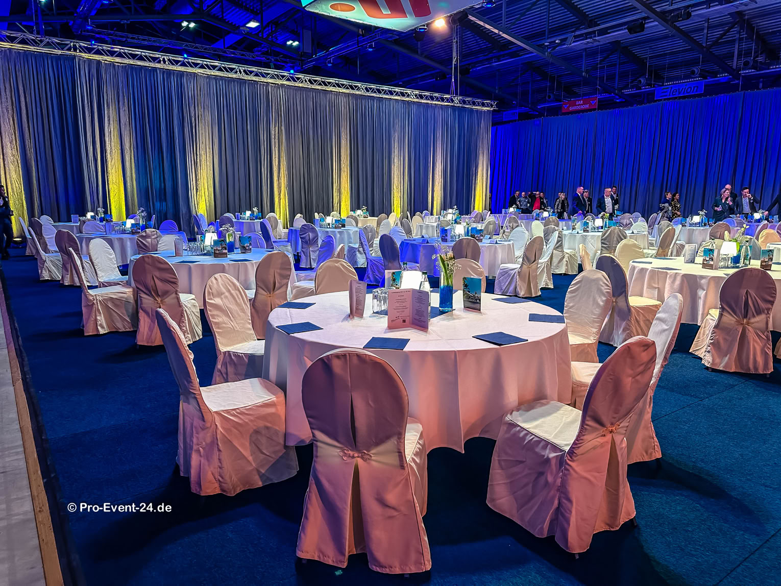 Pro-Event-24 Ihr professioneller Partner für Ihr Event – Eventplanung, Hochzeiten, Familienfeiern, Jubiläen, Geburtstage, Firmenfeiern, Ambientebeleuchtung, Architekturbeleuchtung, Fassadenbeleuchtung, Fassadenfeuerwerke, Musikfeuerwerke, Lasershows, Moderation, Promotion, Beschallungen, Luftaufnahmen, Luft- Videos, Mobildiscothek