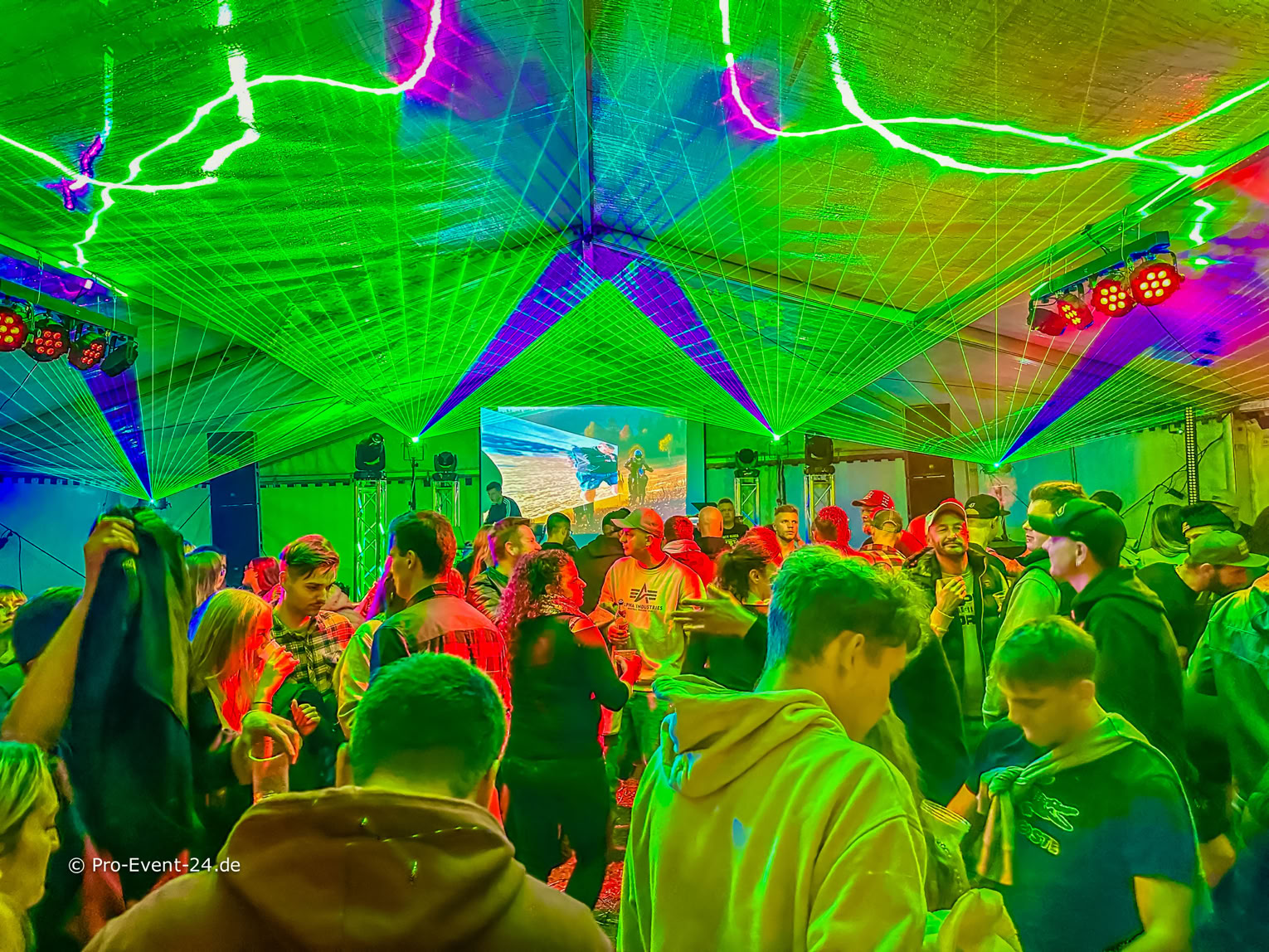 Pro-Event-24 Ihr professioneller Partner für Ihr Event – Eventplanung, Hochzeiten, Familienfeiern, Jubiläen, Geburtstage, Firmenfeiern, Ambientebeleuchtung, Architekturbeleuchtung, Fassadenbeleuchtung, Fassadenfeuerwerke, Musikfeuerwerke, Lasershows, Moderation, Promotion, Beschallungen, Luftaufnahmen, Luft- Videos, Mobildiscothek