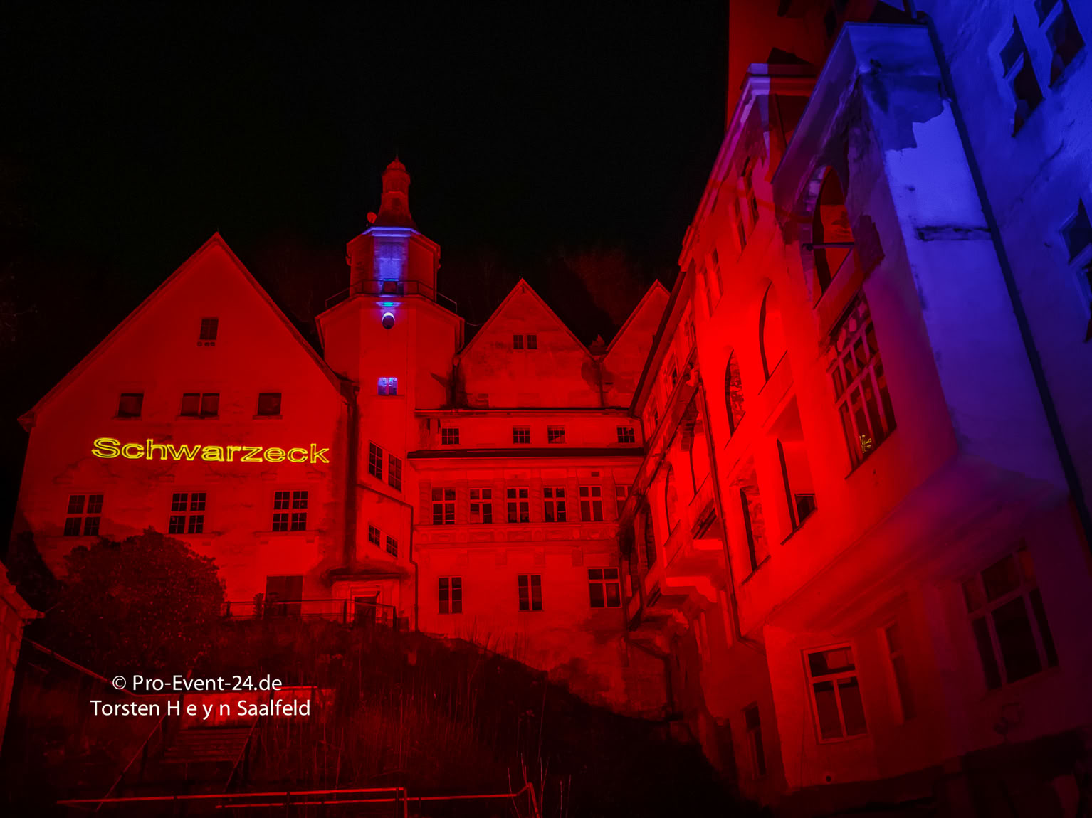 Pro-Event-24 Ihr professioneller Partner für Ihr Event – Eventplanung, Hochzeiten, Familienfeiern, Jubiläen, Geburtstage, Firmenfeiern, Ambientebeleuchtung, Architekturbeleuchtung, Fassadenbeleuchtung, Fassadenfeuerwerke, Musikfeuerwerke, Lasershows, Moderation, Promotion, Beschallungen, Luftaufnahmen, Luft- Videos, Mobildiscothek