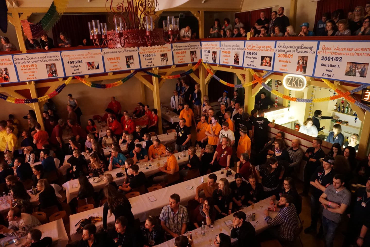 Pro-Event-24 Ihr professioneller Partner für Ihr Event – Eventplanung, Hochzeiten, Familienfeiern, Jubiläen, Geburtstage, Firmenfeiern, Ambientebeleuchtung, Architekturbeleuchtung, Fassadenbeleuchtung, Fassadenfeuerwerke, Musikfeuerwerke, Lasershows, Moderation, Promotion, Beschallungen, Luftaufnahmen, Luft- Videos, Mobildiscothek