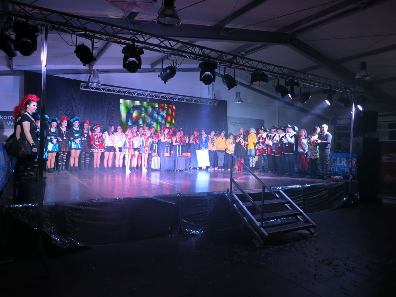 Pro-Event-24 Ihr professioneller Partner für Ihr Event – Eventplanung, Hochzeiten, Familienfeiern, Jubiläen, Geburtstage, Firmenfeiern, Ambientebeleuchtung, Architekturbeleuchtung, Fassadenbeleuchtung, Fassadenfeuerwerke, Musikfeuerwerke, Lasershows, Moderation, Promotion, Beschallungen, Luftaufnahmen, Luft- Videos, Mobildiscothek